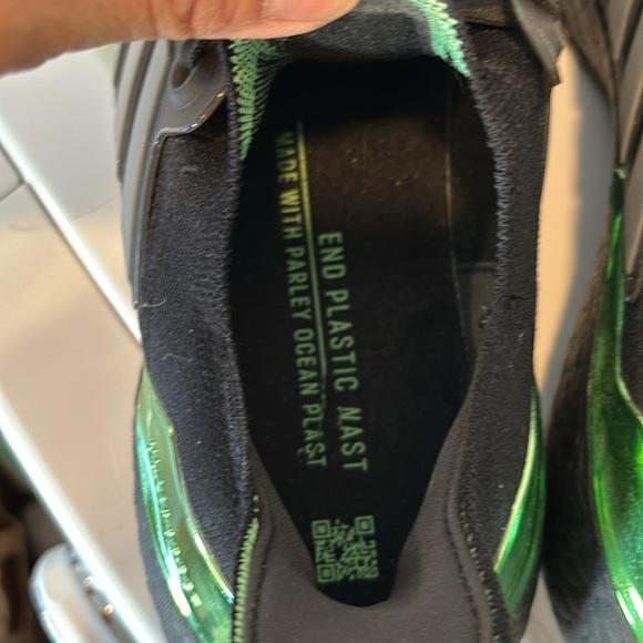 EUC Adidas Ultraboosts size men’s 11 - Picture 4 of 4